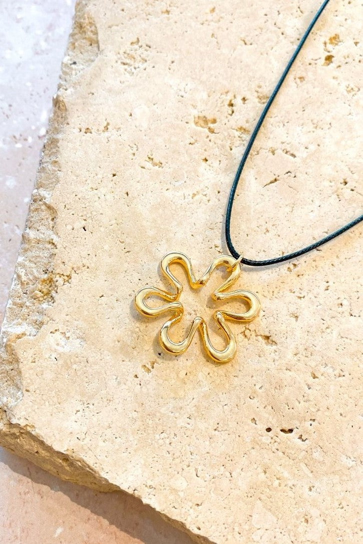 Livia Daisy Charm Necklace