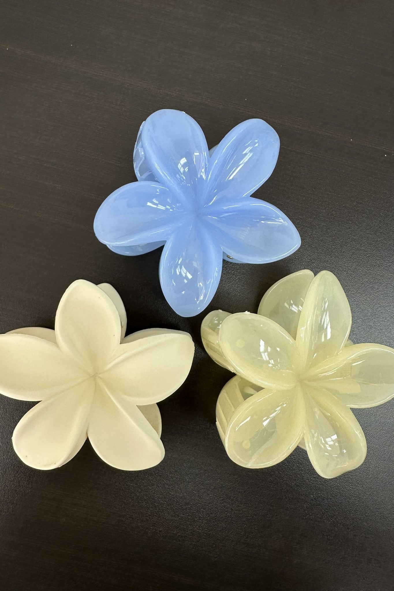 Mia Frangipani Flower Hair Claw