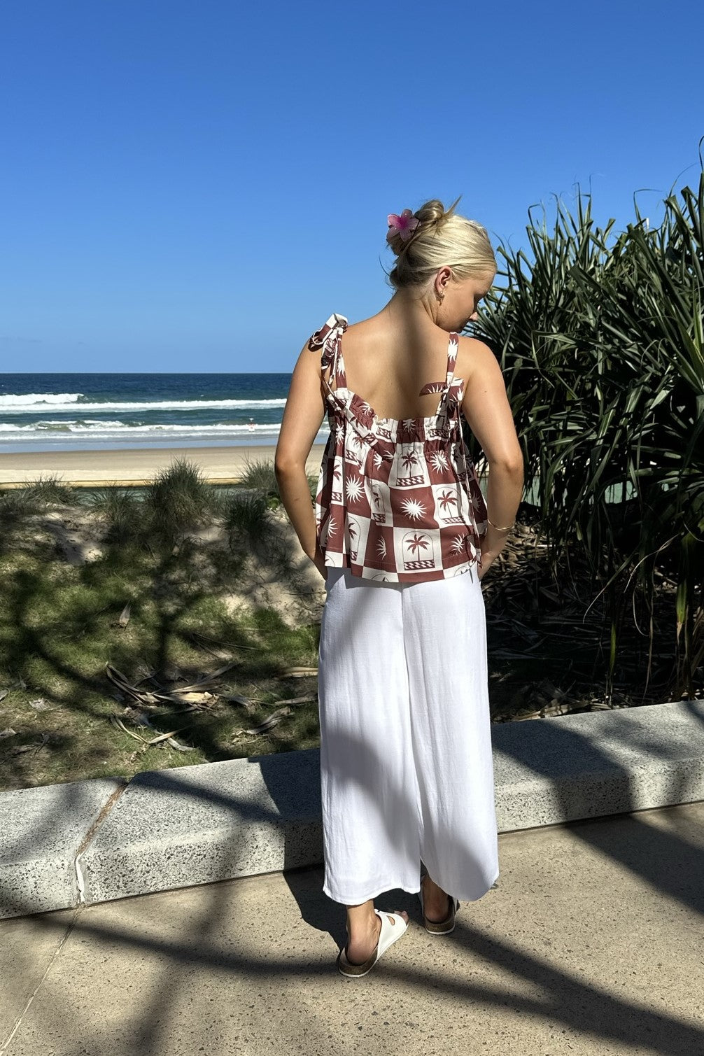 Leslie Palm Print Top Brown