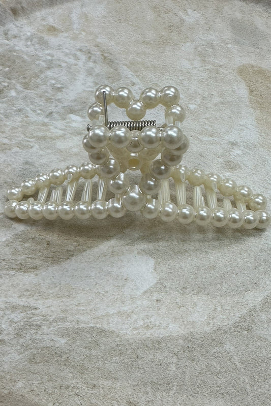 Pearl Heart Loop Claw Clip White