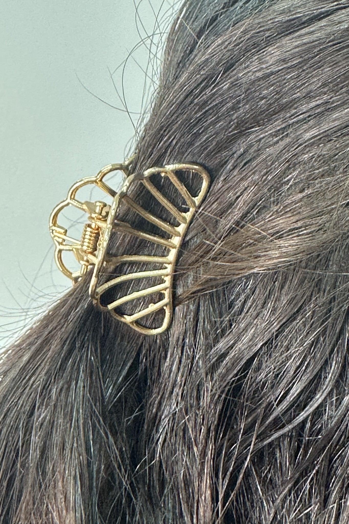 Shell Golden Mini Hair Claw