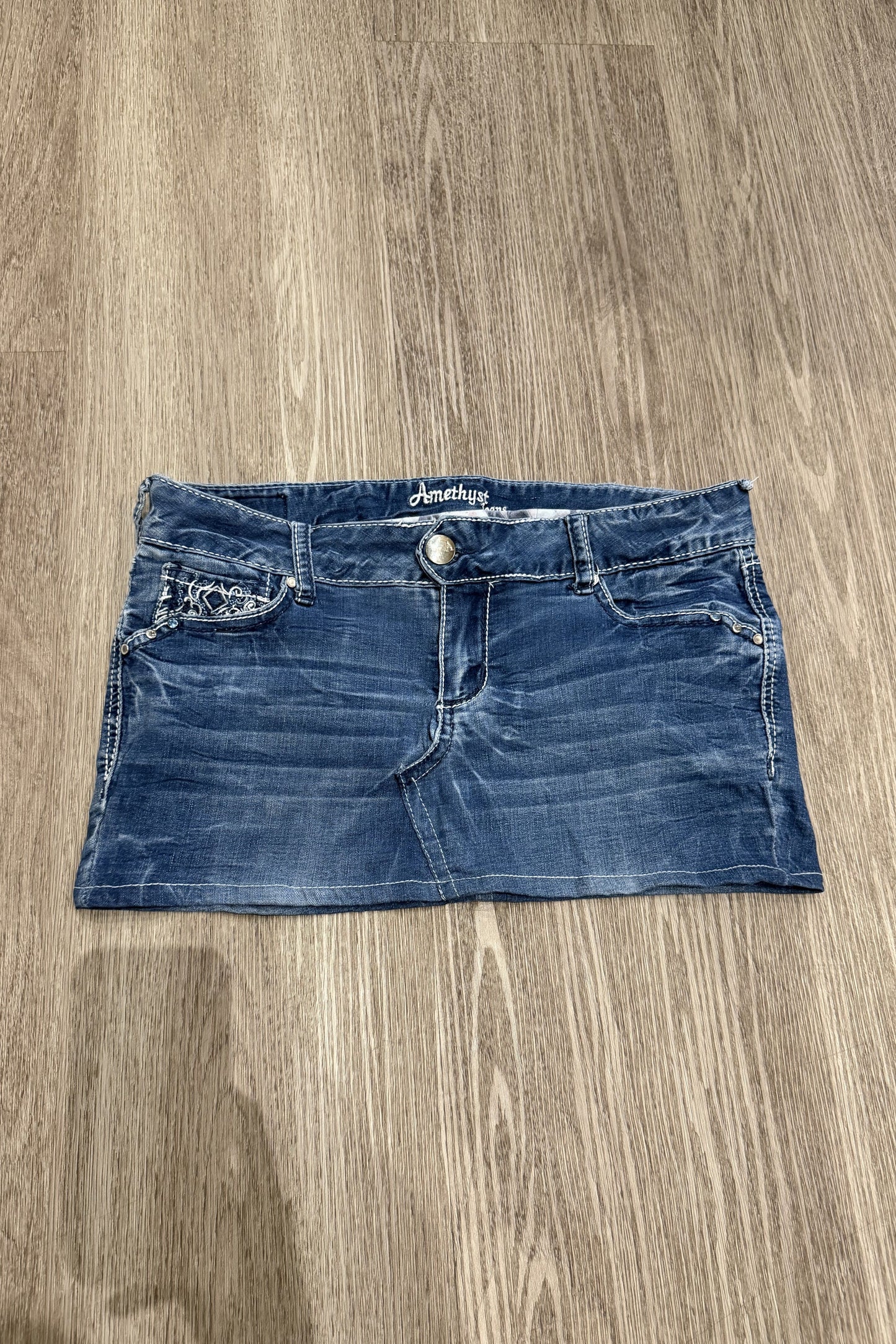 Vintage Amethyst denim mini skirt embroidered