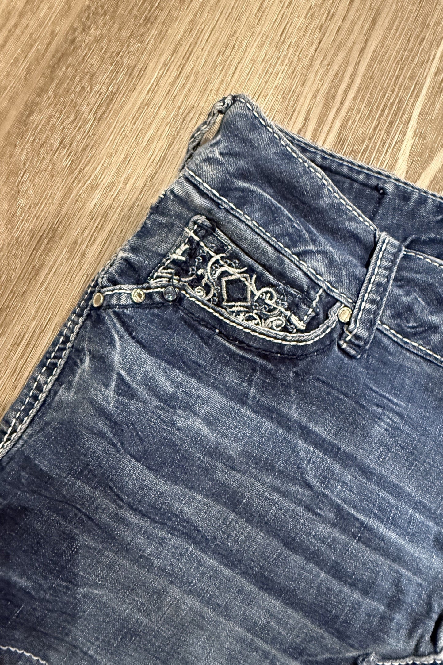 Vintage Amethyst denim mini skirt embroidered