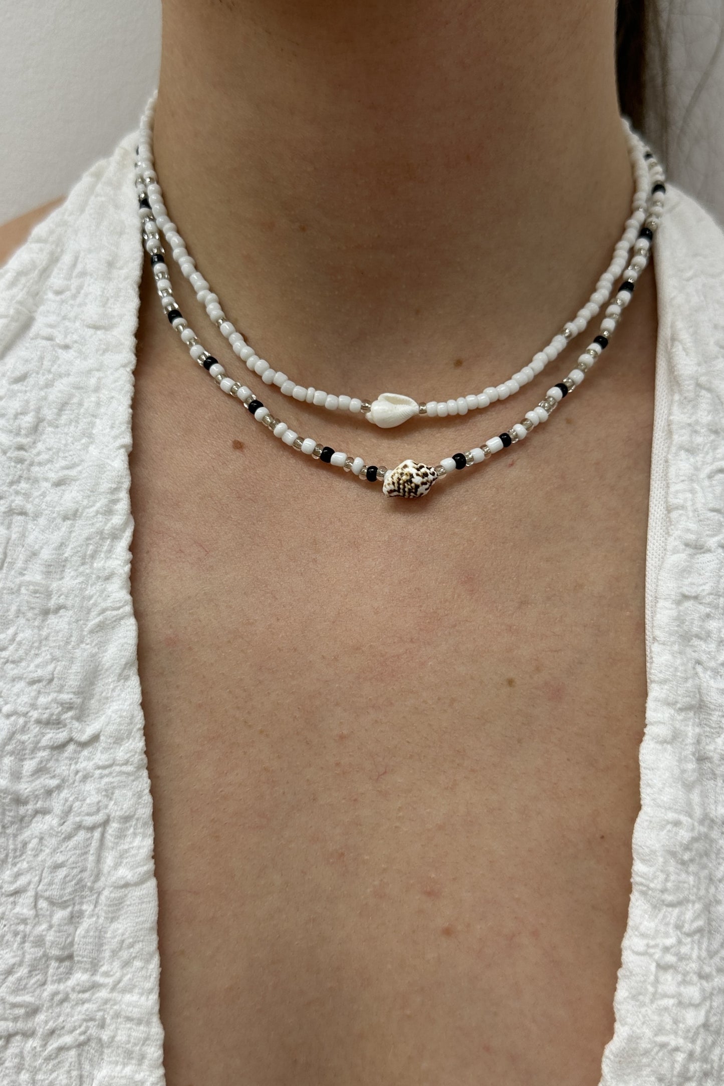 Florence Shell Necklace Black & White Beads