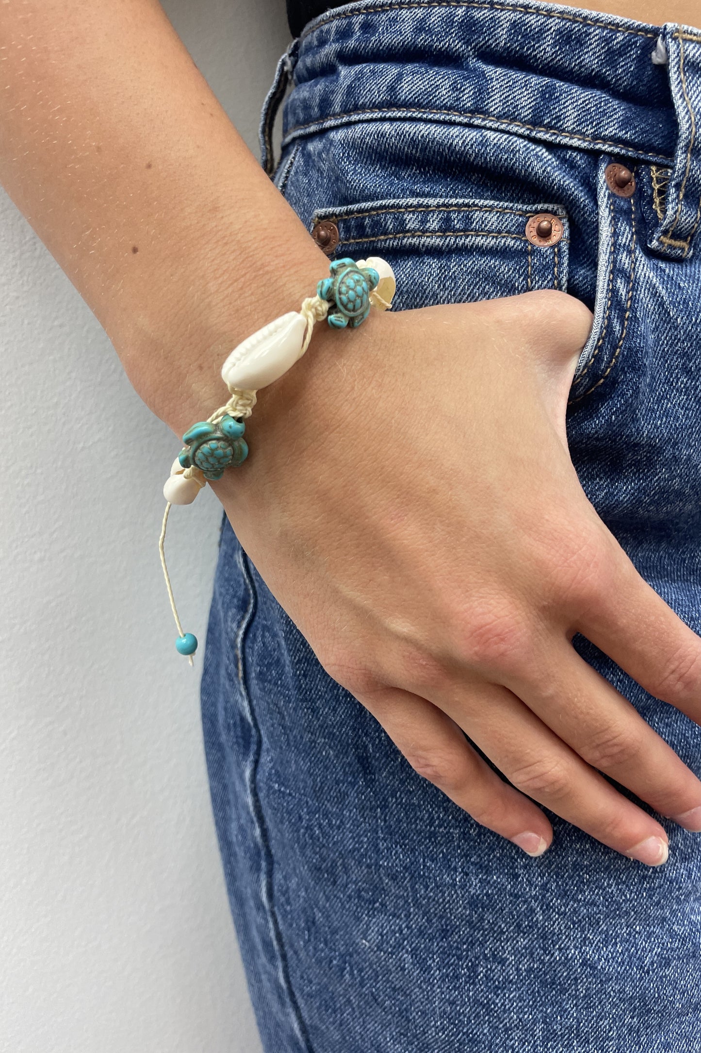 Ivanna Shell Turtle Bracelet