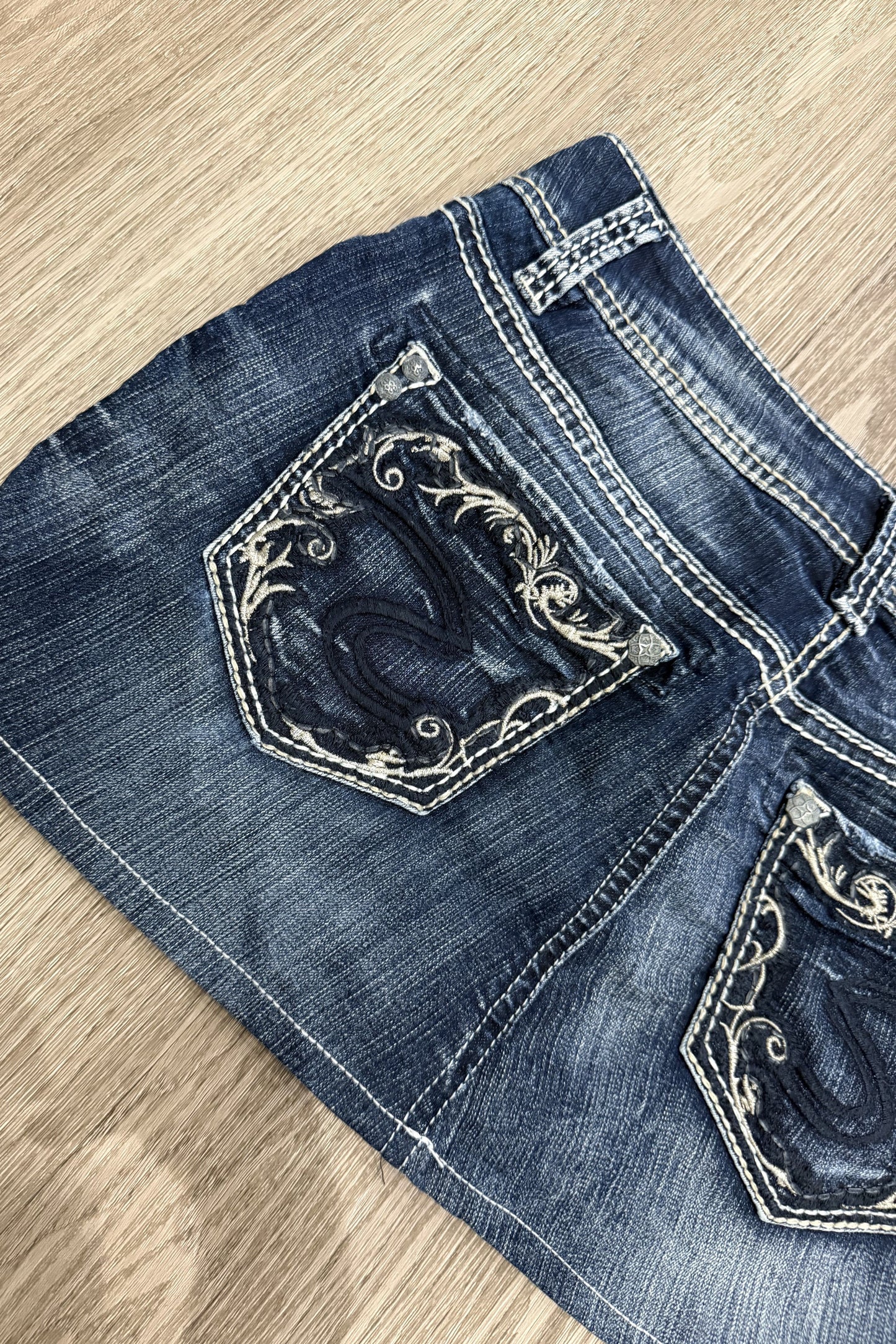 Vintage Silver Jeans Co Embroidered Denim Mini Skirt