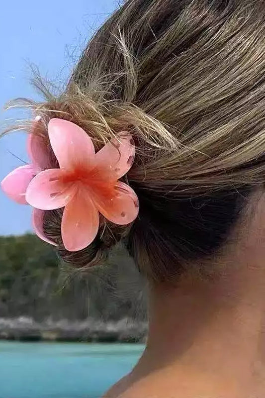 frangipani hair claw 