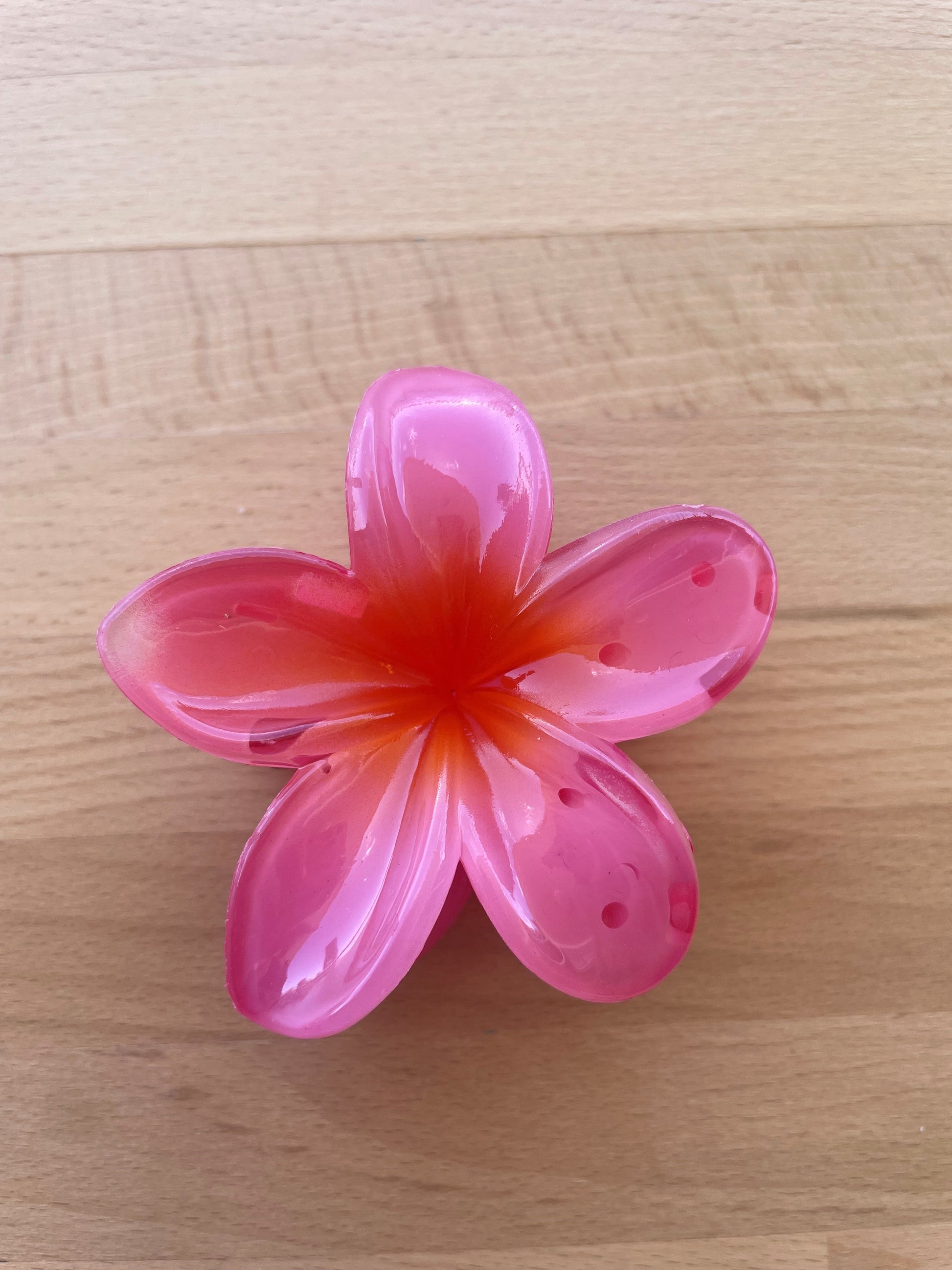 frangipani hair claw